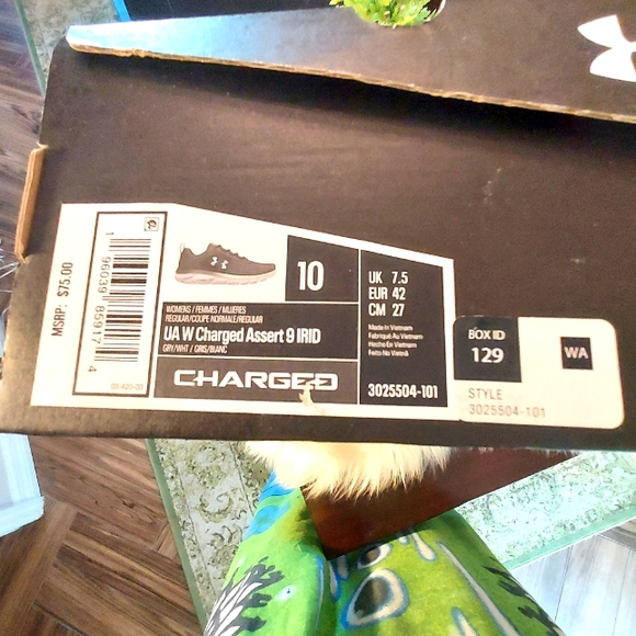 Under Armour : Women's UA W Charged Assert 9 Irid Performance Running Shoe. NWB - Picture 9 of 9